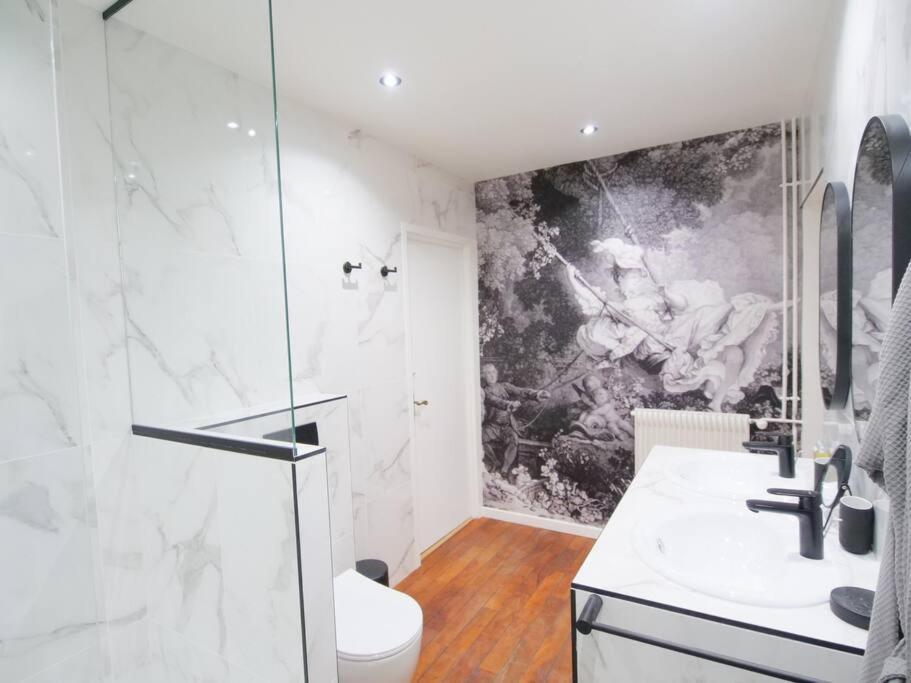 Charme Et Modernite Au Coeur Du Quartier St Louis Apartment Версал Екстериор снимка