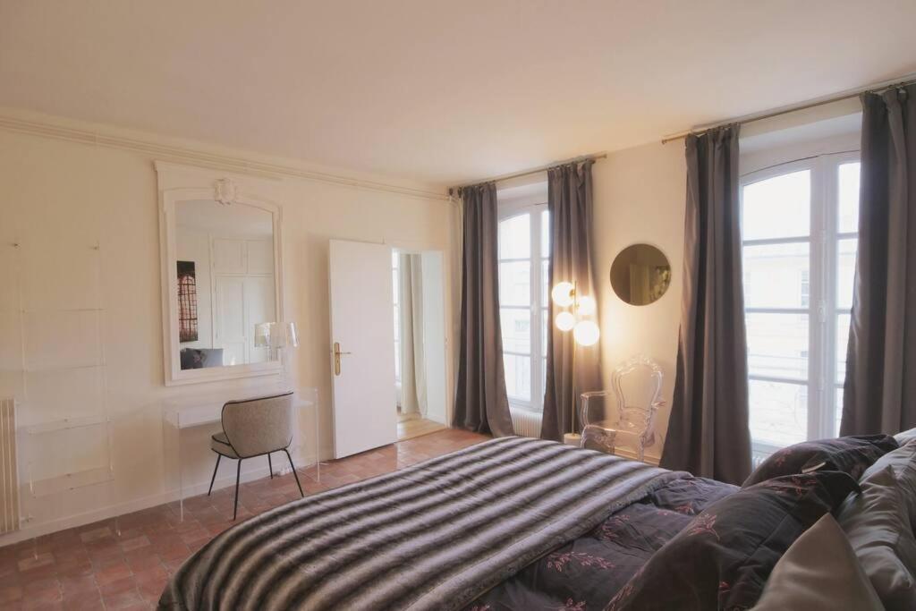 Charme Et Modernite Au Coeur Du Quartier St Louis Apartment Версал Екстериор снимка