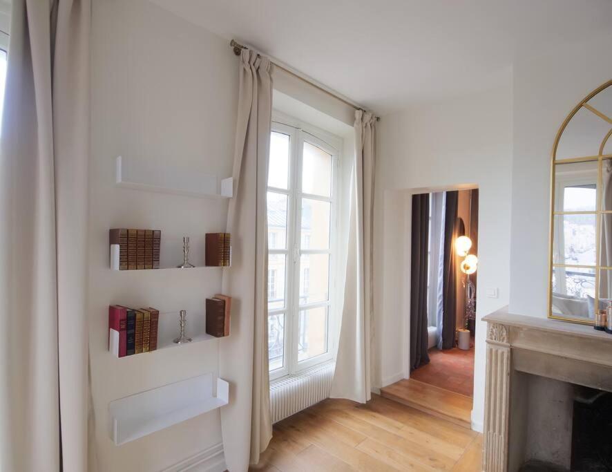 Charme Et Modernite Au Coeur Du Quartier St Louis Apartment Версал Екстериор снимка